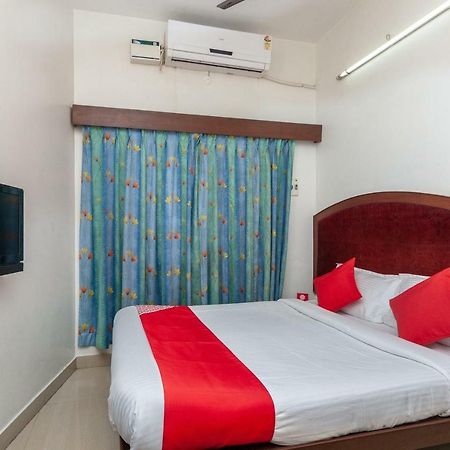 Hôtel Oyo 8410 Rajeswari Tower à Chennai Extérieur photo