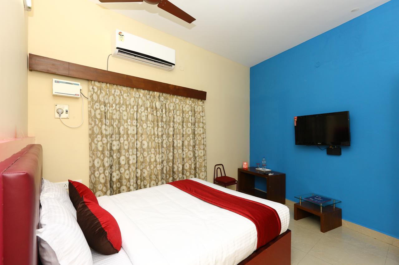 Hôtel Oyo 8410 Rajeswari Tower à Chennai Extérieur photo