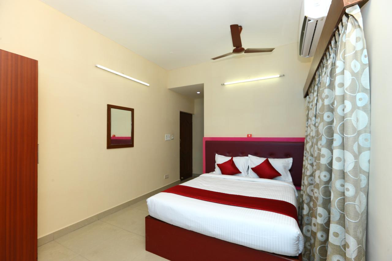 Hôtel Oyo 8410 Rajeswari Tower à Chennai Extérieur photo