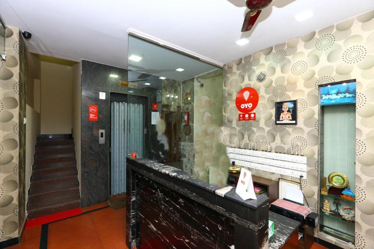 Hôtel Oyo 8410 Rajeswari Tower à Chennai Extérieur photo