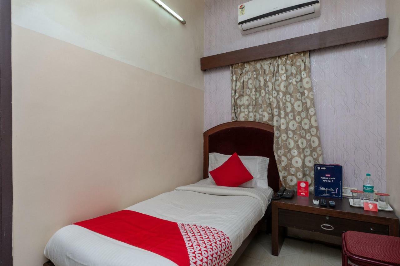 Hôtel Oyo 8410 Rajeswari Tower à Chennai Extérieur photo