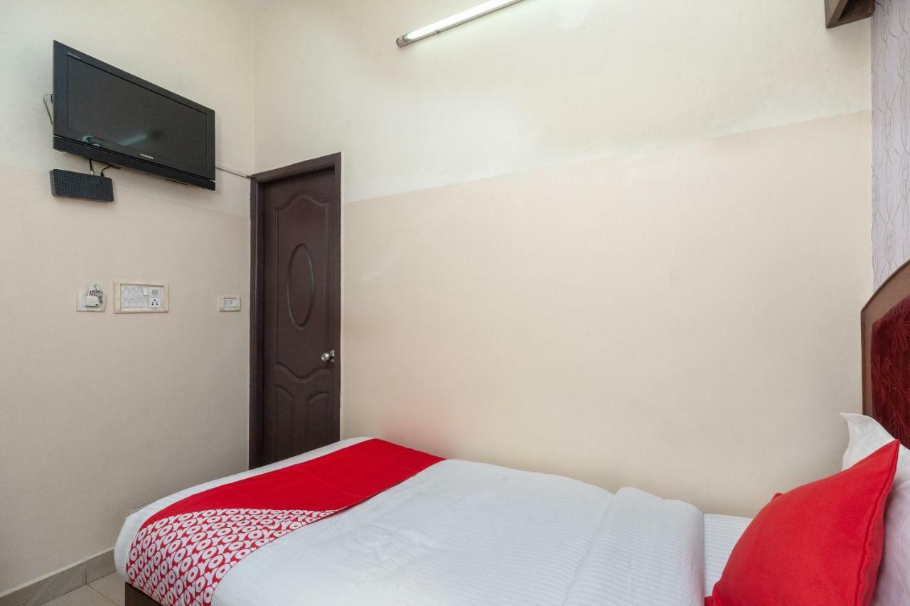 Hôtel Oyo 8410 Rajeswari Tower à Chennai Extérieur photo