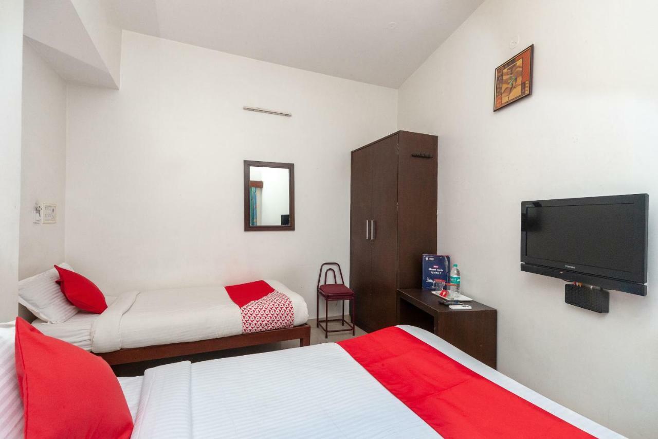 Hôtel Oyo 8410 Rajeswari Tower à Chennai Extérieur photo