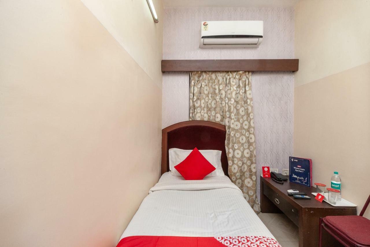 Hôtel Oyo 8410 Rajeswari Tower à Chennai Extérieur photo