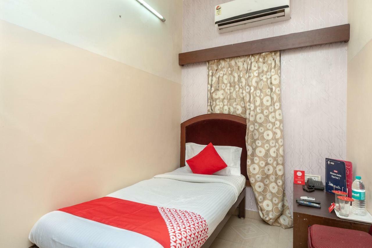 Hôtel Oyo 8410 Rajeswari Tower à Chennai Extérieur photo